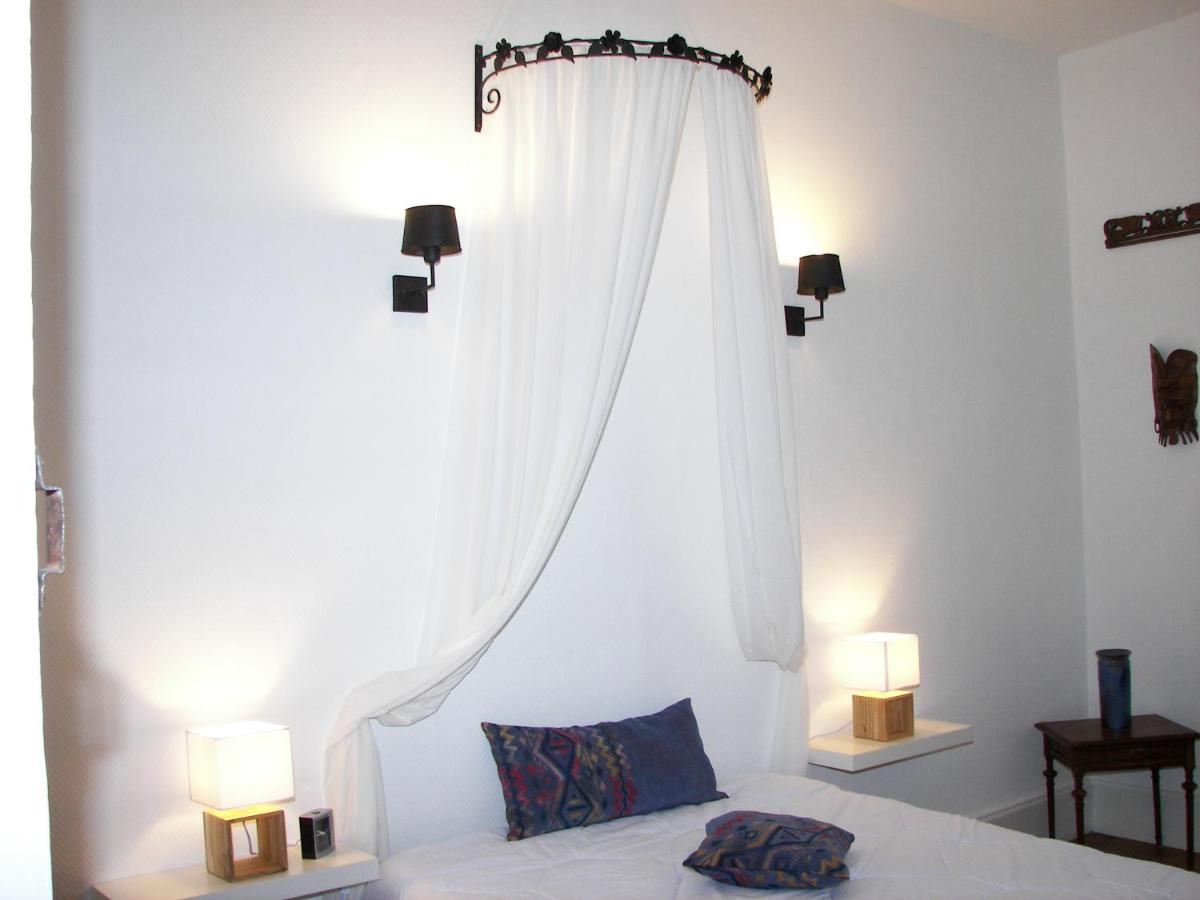 Domaine Du Noble Bed & Breakfast Saint-Jean-de-Thurac Екстериор снимка