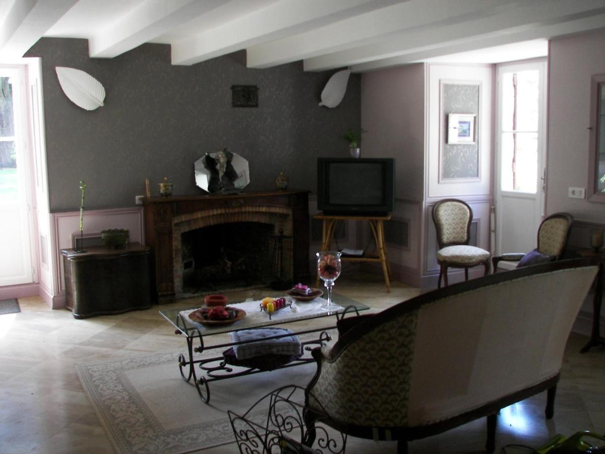 Domaine Du Noble Bed & Breakfast Saint-Jean-de-Thurac Екстериор снимка