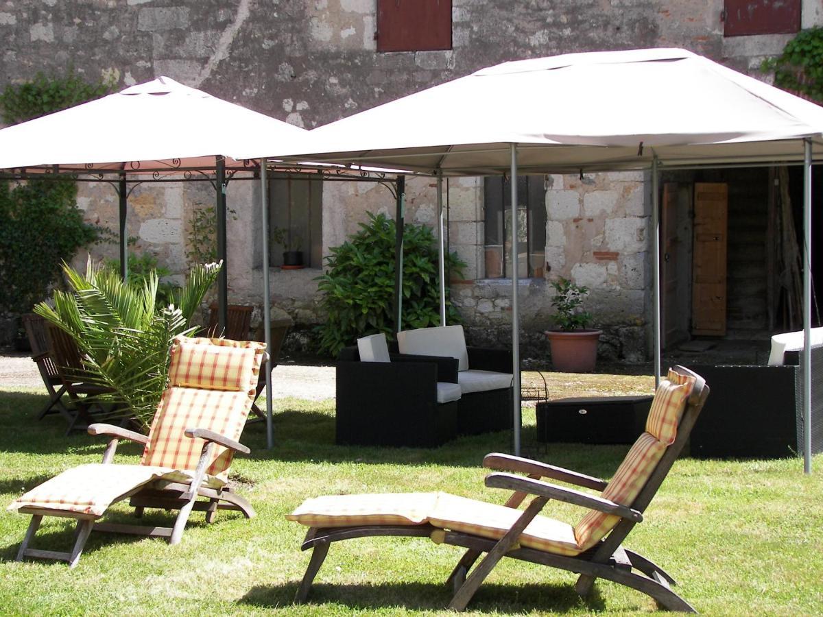 Domaine Du Noble Bed & Breakfast Saint-Jean-de-Thurac Екстериор снимка