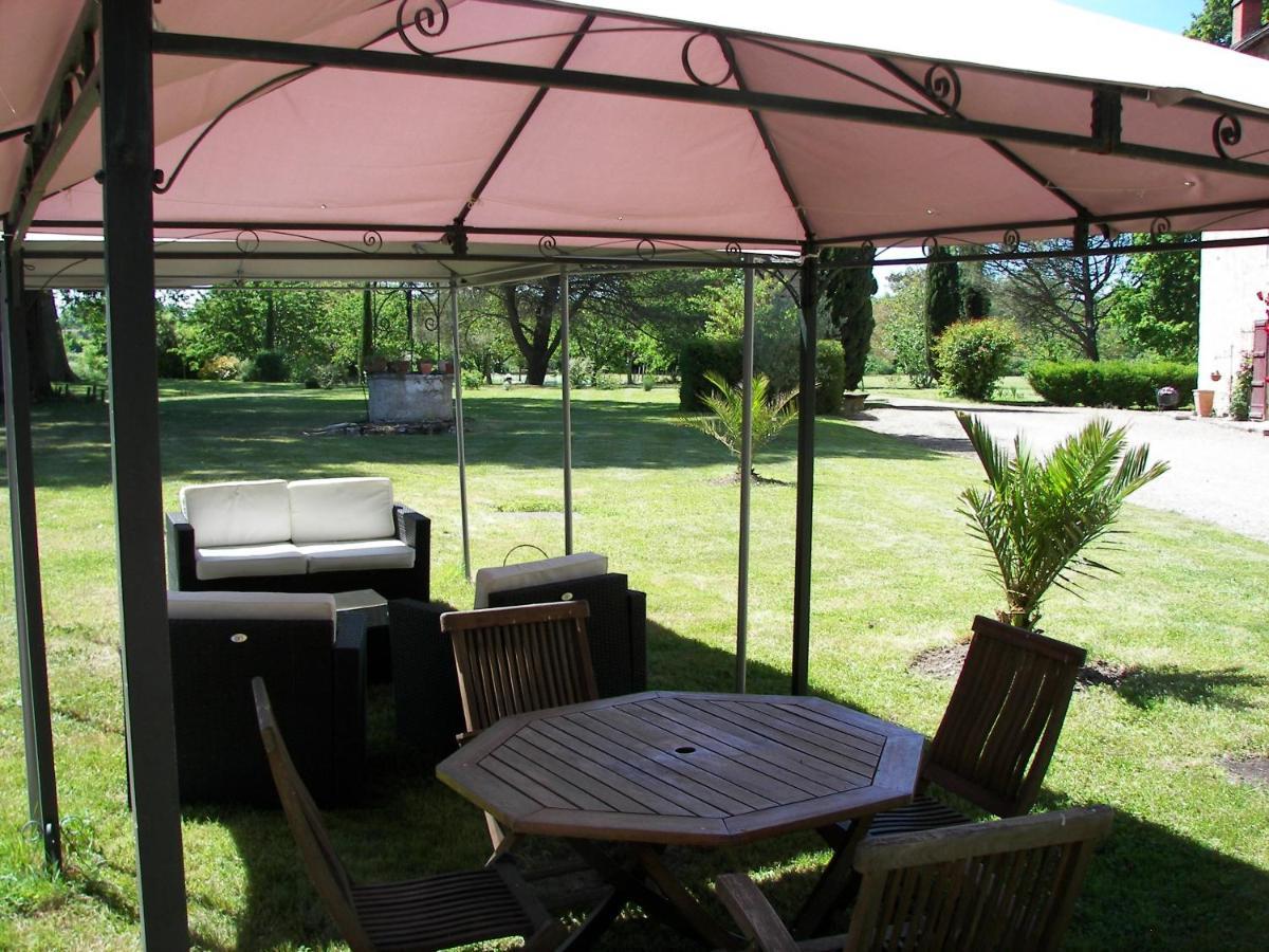 Domaine Du Noble Bed & Breakfast Saint-Jean-de-Thurac Екстериор снимка