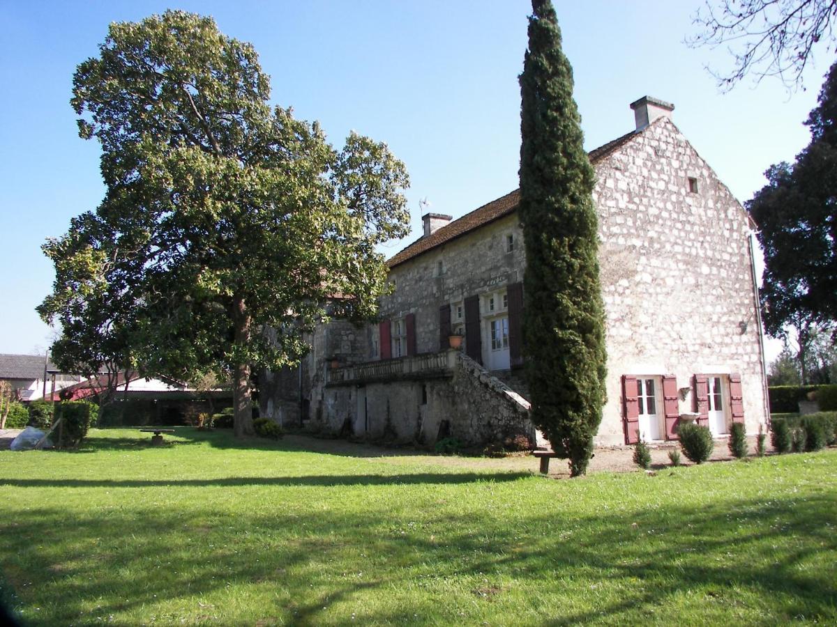 Domaine Du Noble Bed & Breakfast Saint-Jean-de-Thurac Екстериор снимка