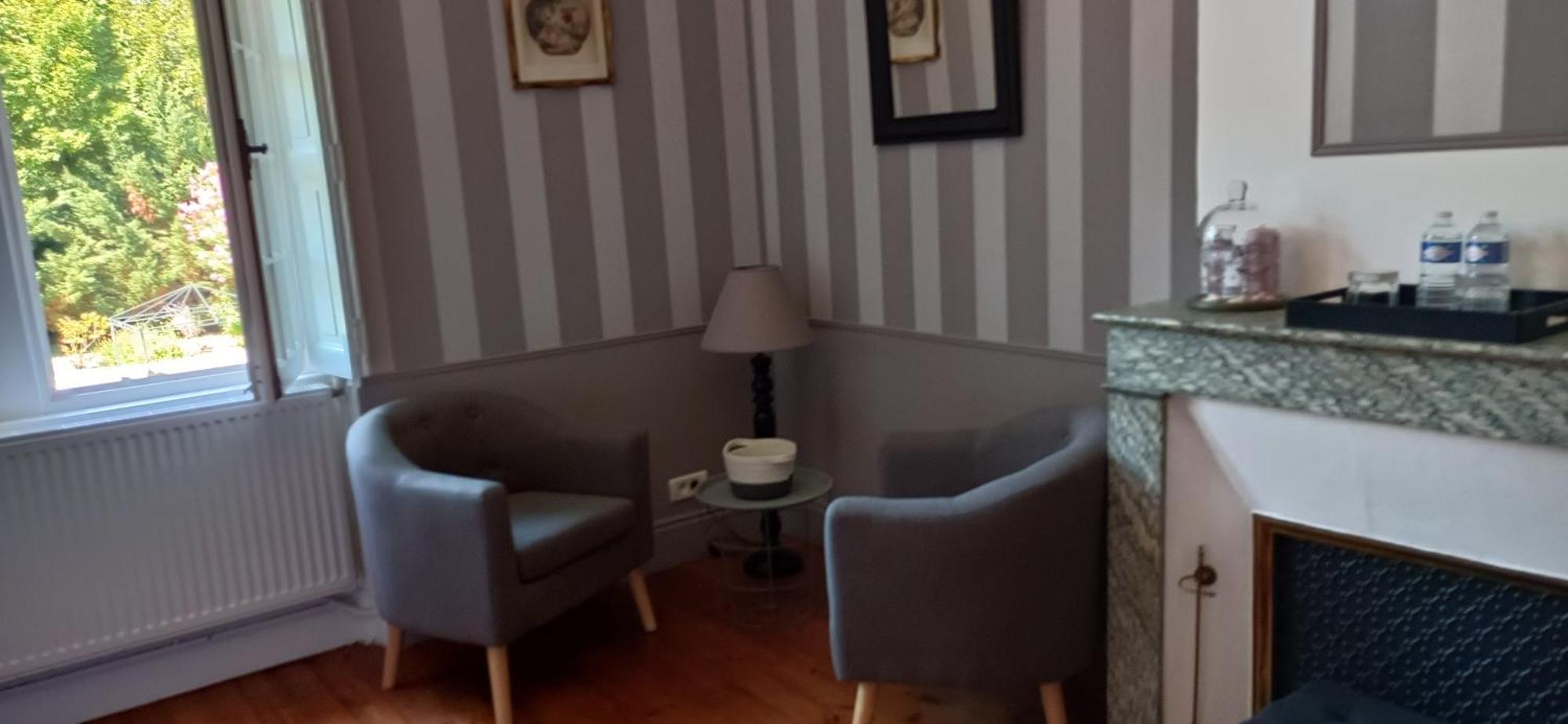 Domaine Du Noble Bed & Breakfast Saint-Jean-de-Thurac Екстериор снимка